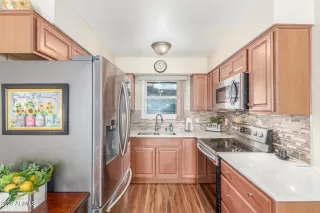 Photo #6: 6896241 Listing