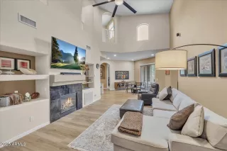 Photo #2: 6896289 Listing