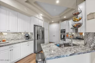 Photo #3: 6896289 Listing