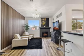 Photo #3: 6896387 Listing 