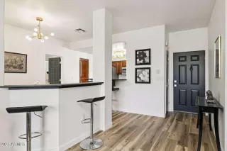 Photo #6: 6896387 Listing 