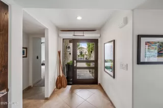 Photo #4: 6896422 Listing