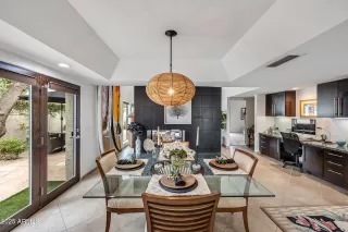 Photo #5: 6896422 Listing