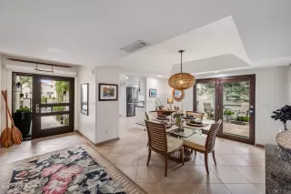 Photo #6: 6896422 Listing