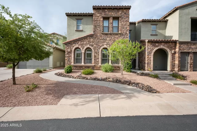 MLS: 6896433 Condo For Sale