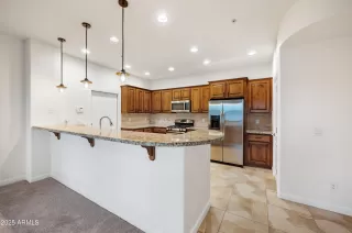 Photo #6: 6896433 Listing