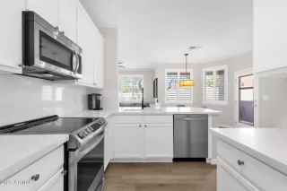 Photo #5: 6896522 Listing