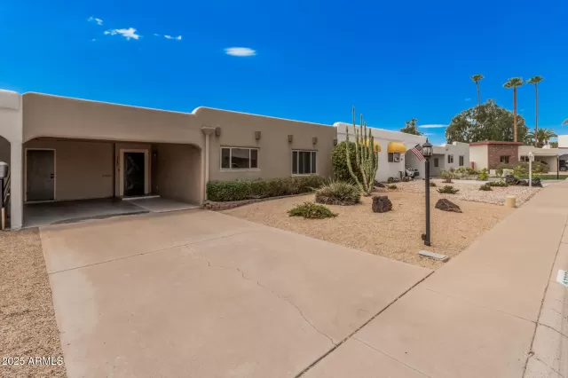 MLS: 6896620 Condo For Sale