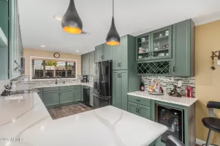 Photo #3: 6896620 Listing