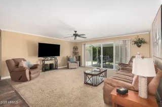 Photo #4: 6896620 Listing