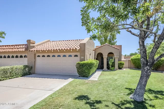 MLS: 6896951 Condo For Sale