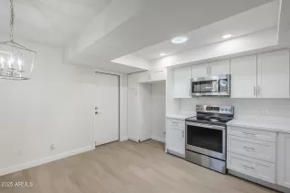 Photo #3: 6896951 Listing 