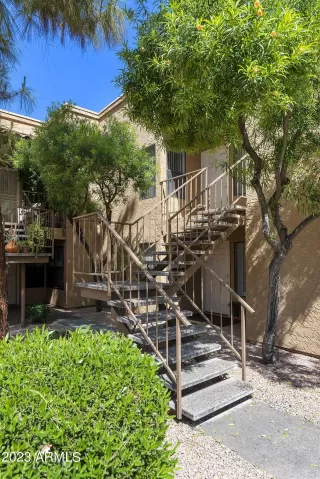 Photo #2: 6896996 Listing