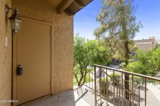 Photo #5: 6896996 Listing