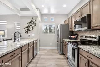 Photo #3: 6897052 Listing