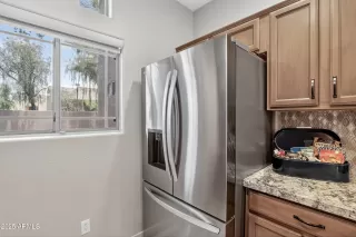 Photo #5: 6897052 Listing