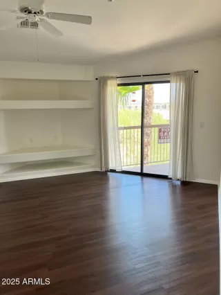 Photo #5: 6897225 Listing