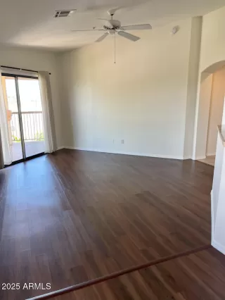 Photo #6: 6897225 Listing