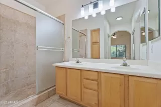 Photo #6: 6897346 Listing