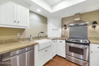 Photo #4: 6897450 Listing