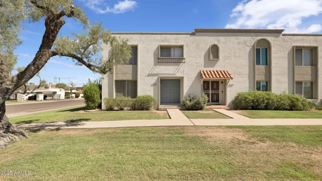 MLS: 6897495 Condo For Sale