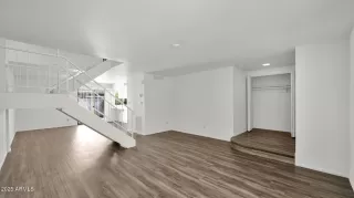 Photo #5: 6897495 Listing