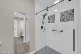 Photo #5: 6897531 Listing 