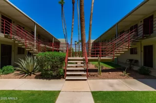 Photo #4: 6897574 Listing