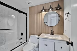 More Details about MLS # 6897623 : 8017 E GLENROSA AVENUE