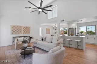 Photo #2: 6897788 Listing