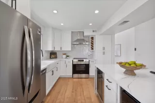 Photo #6: 6897788 Listing