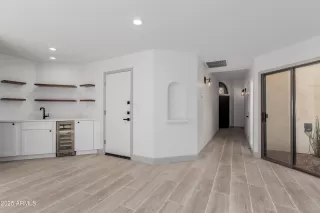 Photo #4: 6897918 Listing