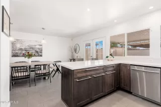 Photo #6: 6898023 Listing