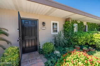 Photo #1: 6898102 Listing 