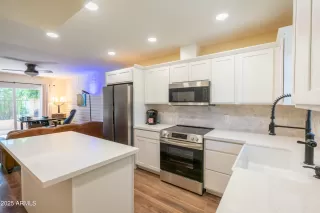 Photo #2: 6898102 Listing 