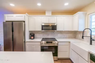 Photo #3: 6898102 Listing 