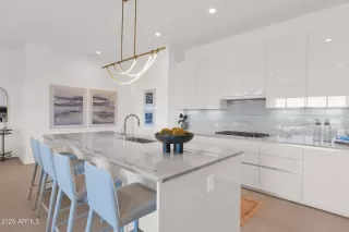 Photo #1: 6898732 Listing