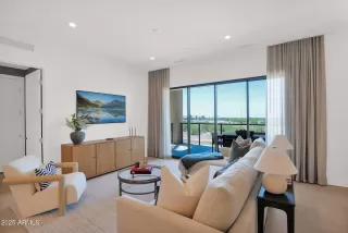 Photo #2: 6898732 Listing