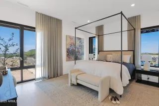 Photo #3: 6898732 Listing