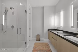 Photo #4: 6898732 Listing