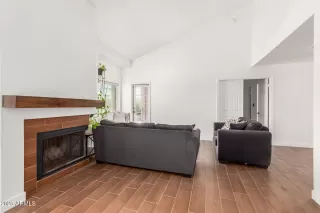 Photo #5: 6898777 Listing 