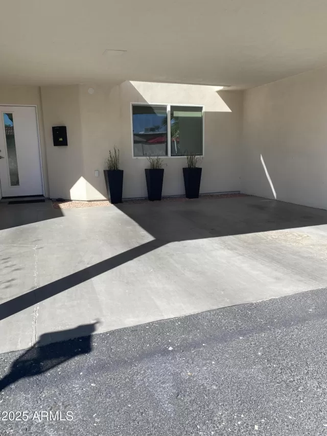 MLS: 6899104 Condo For Sale