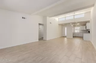 Photo #2: 6899104 Listing 