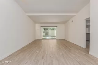 Photo #4: 6899104 Listing 