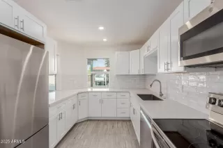 Photo #6: 6899104 Listing 