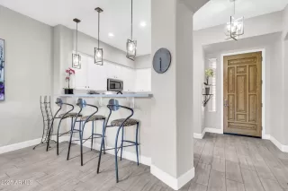 Photo #4: 6899134 Listing 