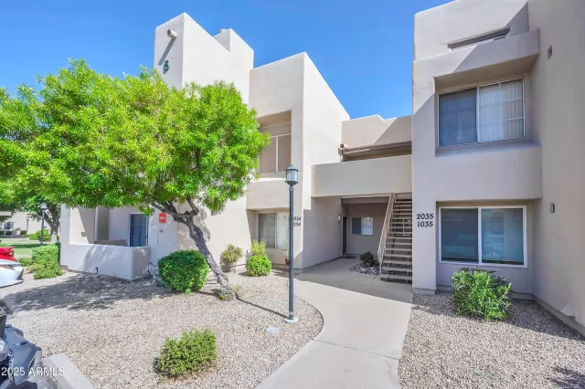 MLS: 6899201 Condo For Sale