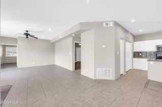 Photo #2: 6899201 Listing