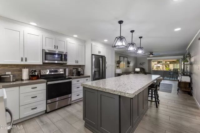 MLS: 6899367 Condo For Sale