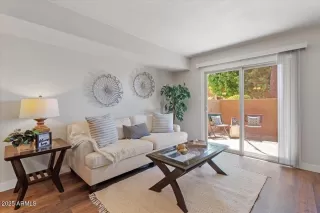 Photo #3: 6899368 Listing 